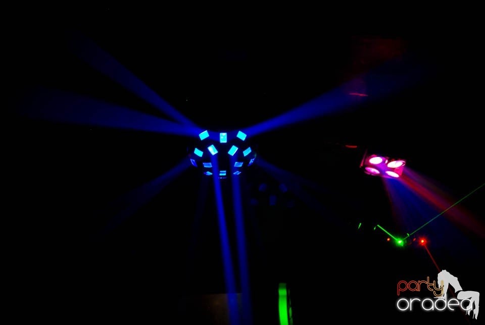 Sâmbătă noaptea în Club Downtown,