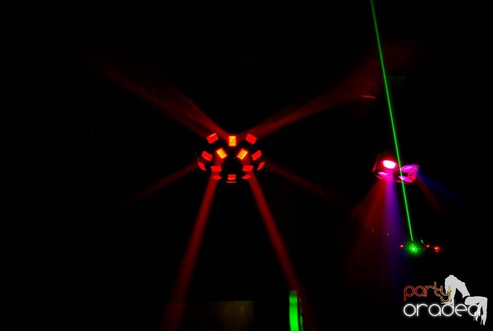 Sâmbătă noaptea în Club Downtown,