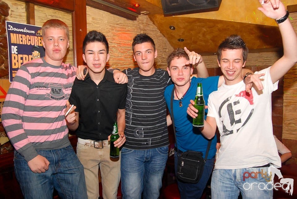 Sâmbătă noaptea în Club Downtown,