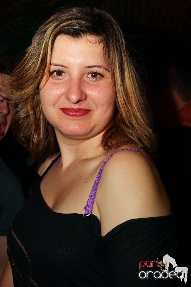 Sâmbătă noaptea în Club Escape,