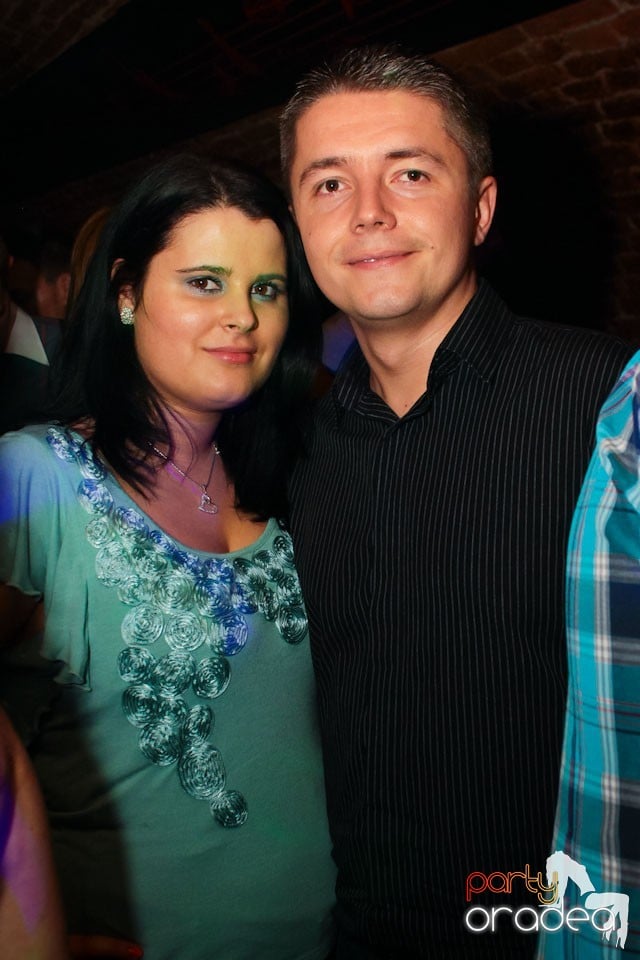 Sâmbătă noaptea în Club Escape,