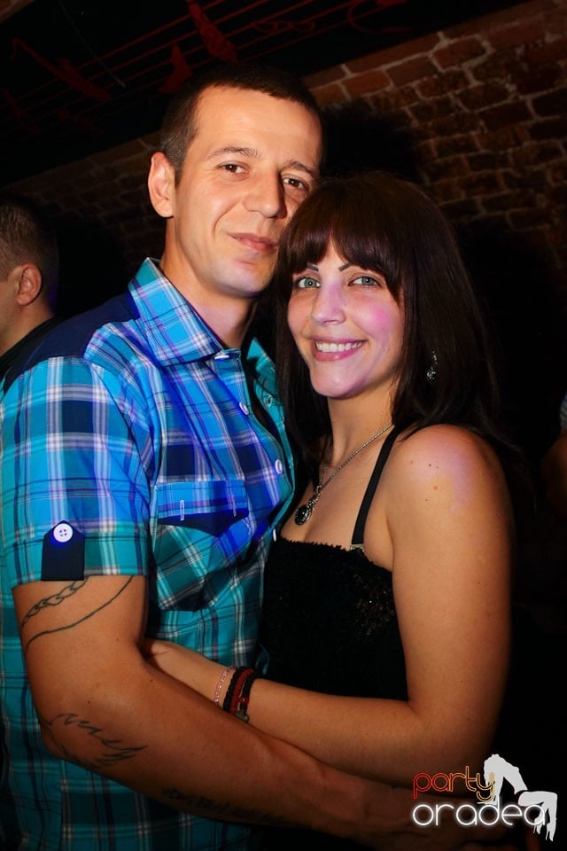 Sâmbătă noaptea în Club Escape,