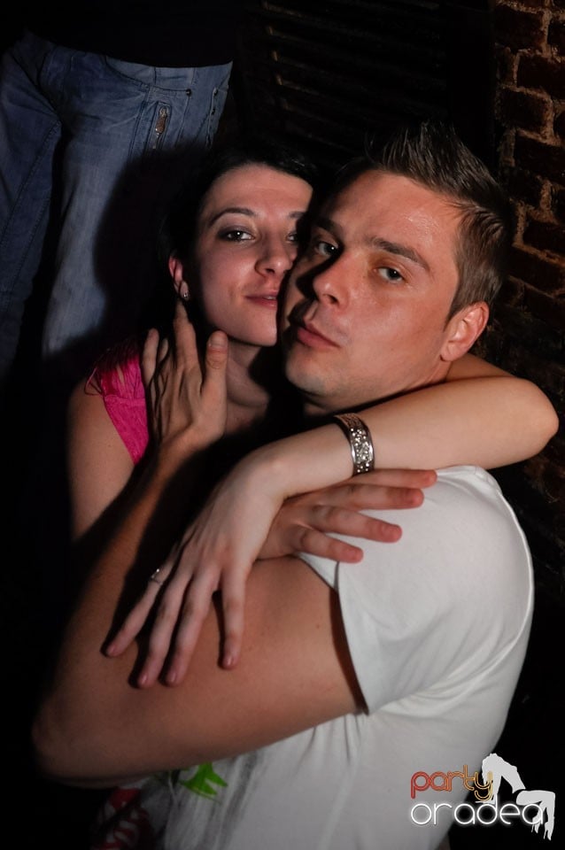 Sâmbătă noaptea în Club Escape,