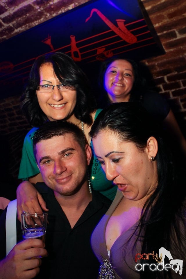 Sâmbătă noaptea în Club Escape,