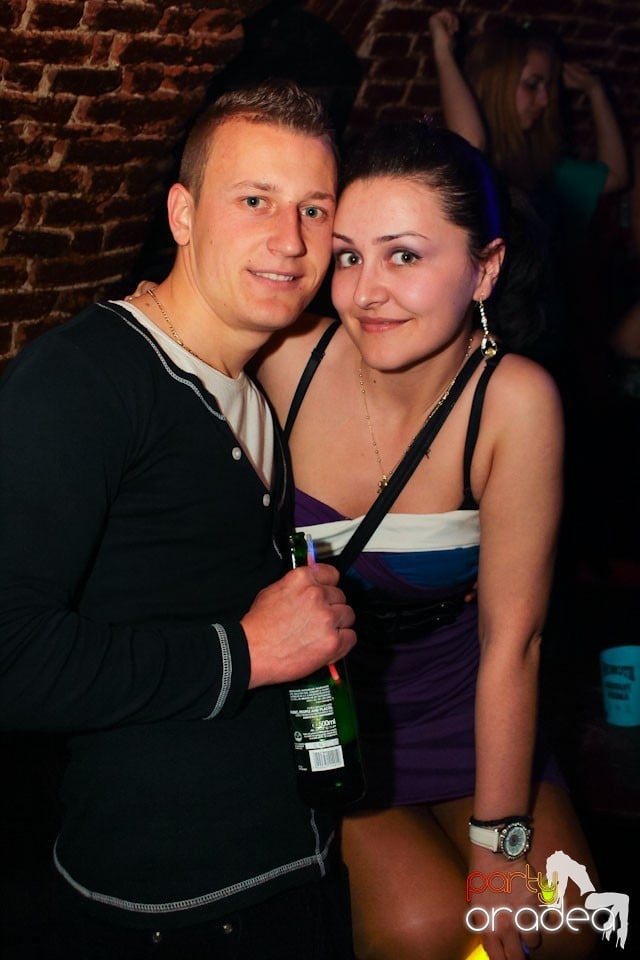 Sâmbătă noaptea în Club Escape,