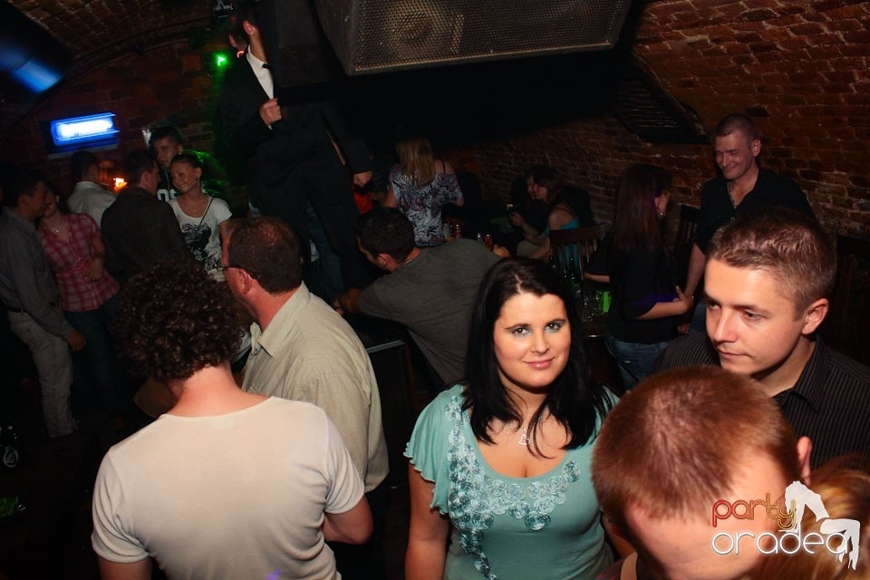 Sâmbătă noaptea în Club Escape,