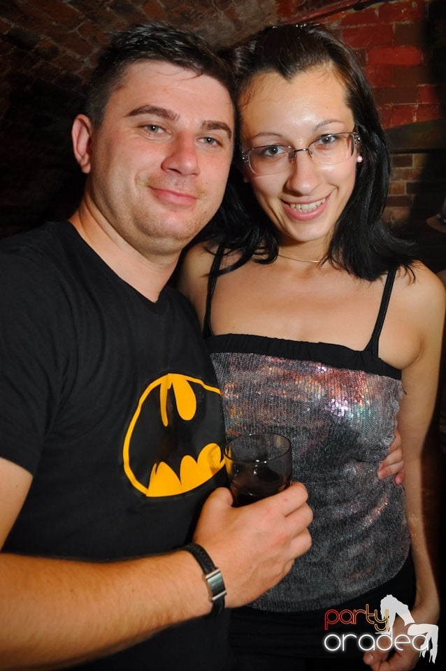 Sâmbătă noaptea în Club Escape,