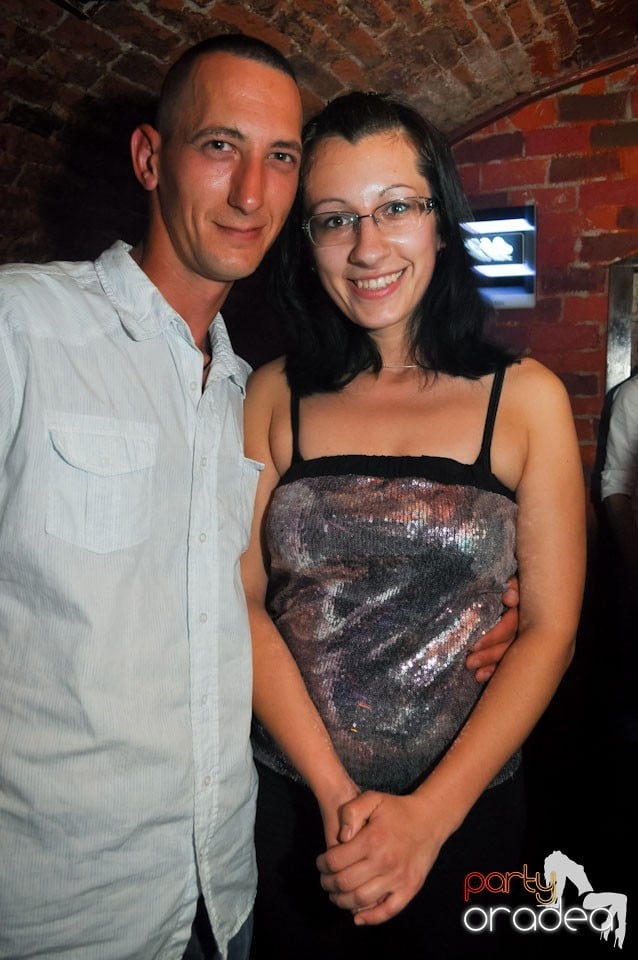Sâmbătă noaptea în Club Escape,