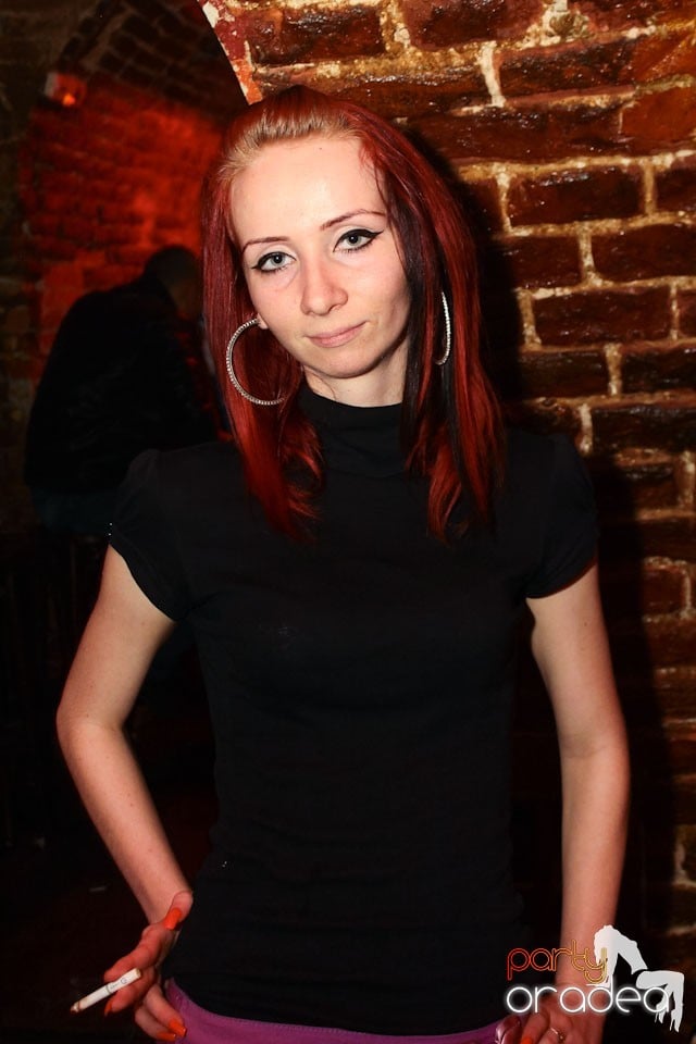 Sâmbătă noaptea în Club Escape,