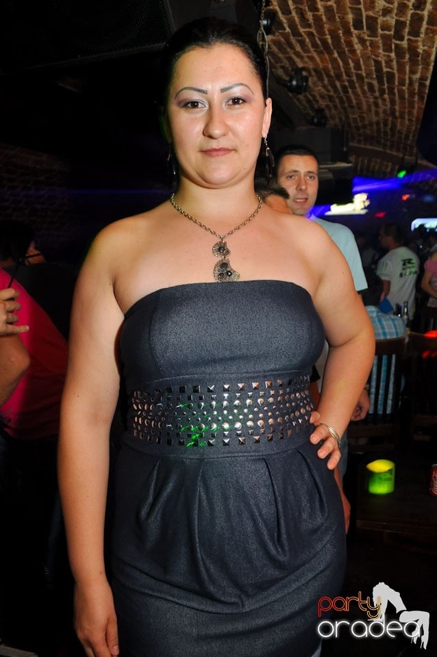 Sâmbătă noaptea în Club Escape,