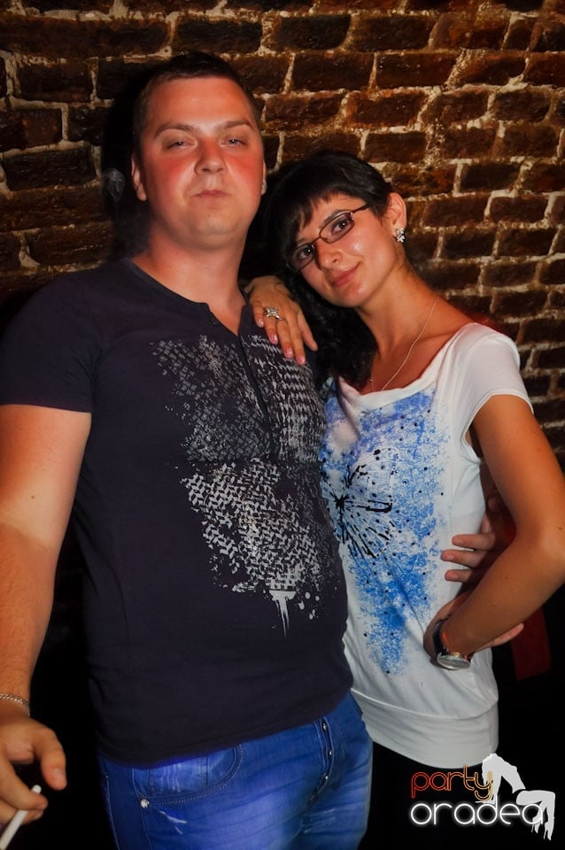 Sâmbătă noaptea în Club Escape,