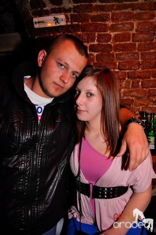 Sâmbătă noaptea în Club Escape,