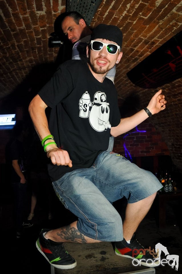 Sâmbătă noaptea în Club Escape,