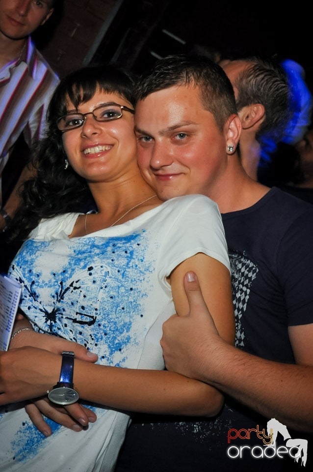 Sâmbătă noaptea în Club Escape,