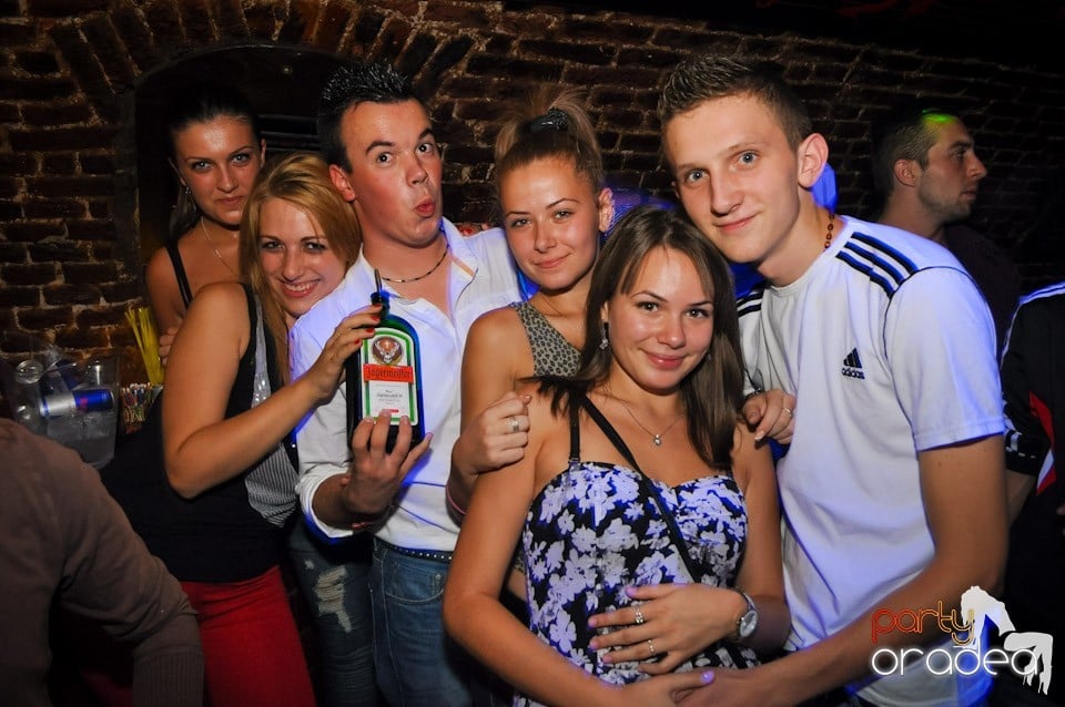 Sâmbătă noaptea în Club Escape, 