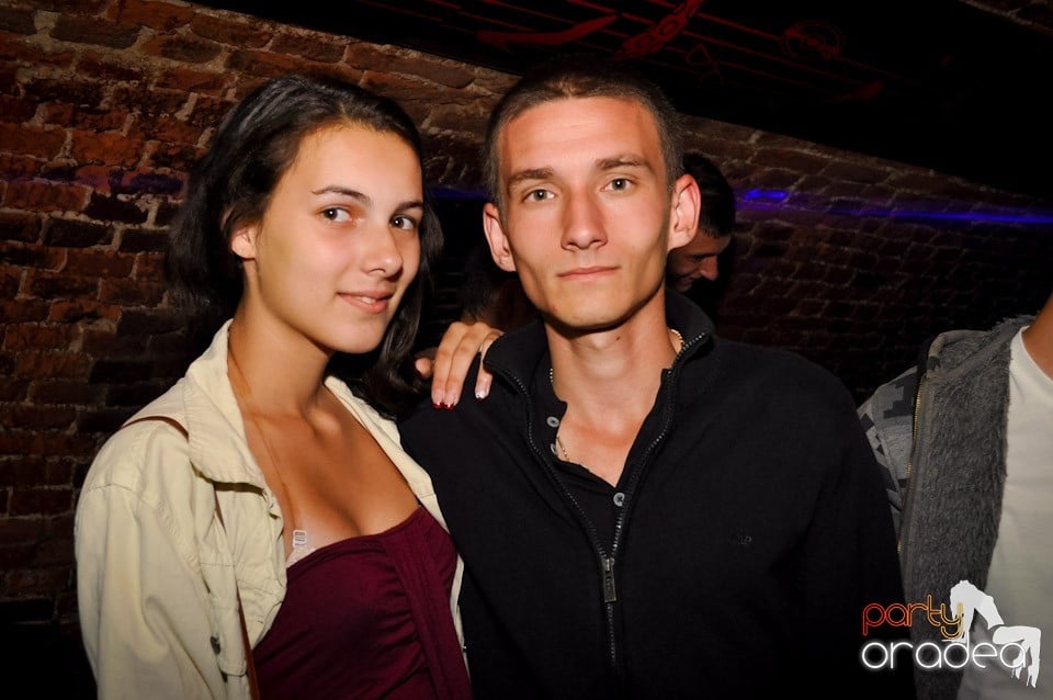 Sâmbătă noaptea în Club Escape,