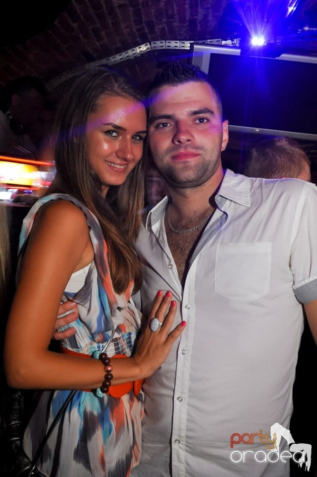 Sâmbătă noaptea în Club Escape,