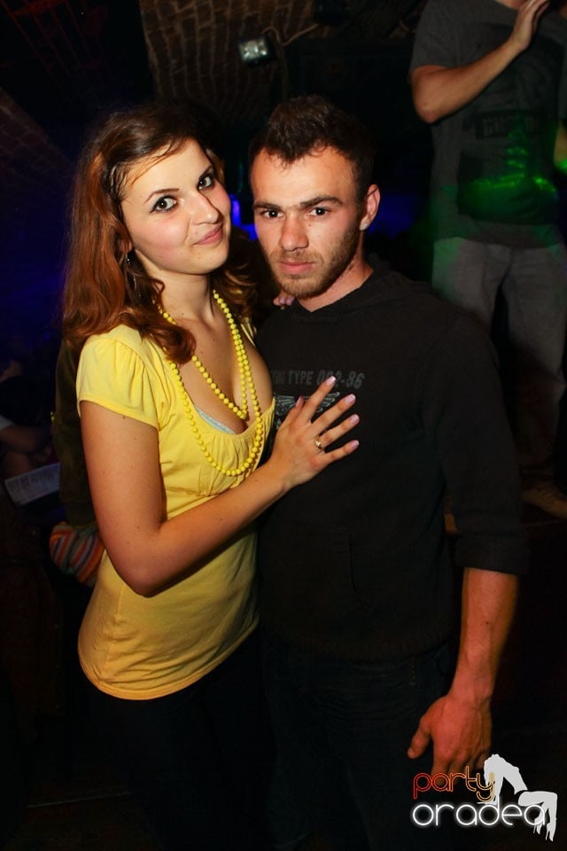 Sâmbătă noaptea în Club Escape,