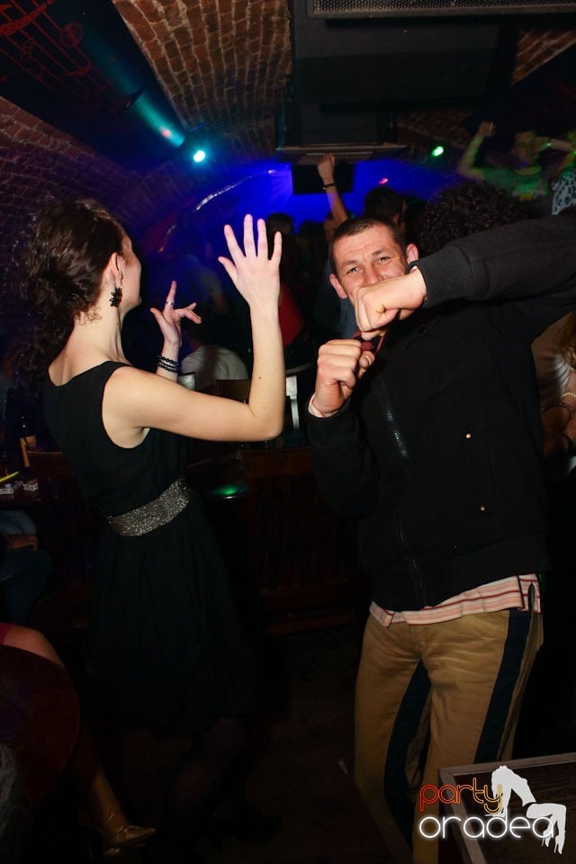 Sâmbătă noaptea în Club Escape,