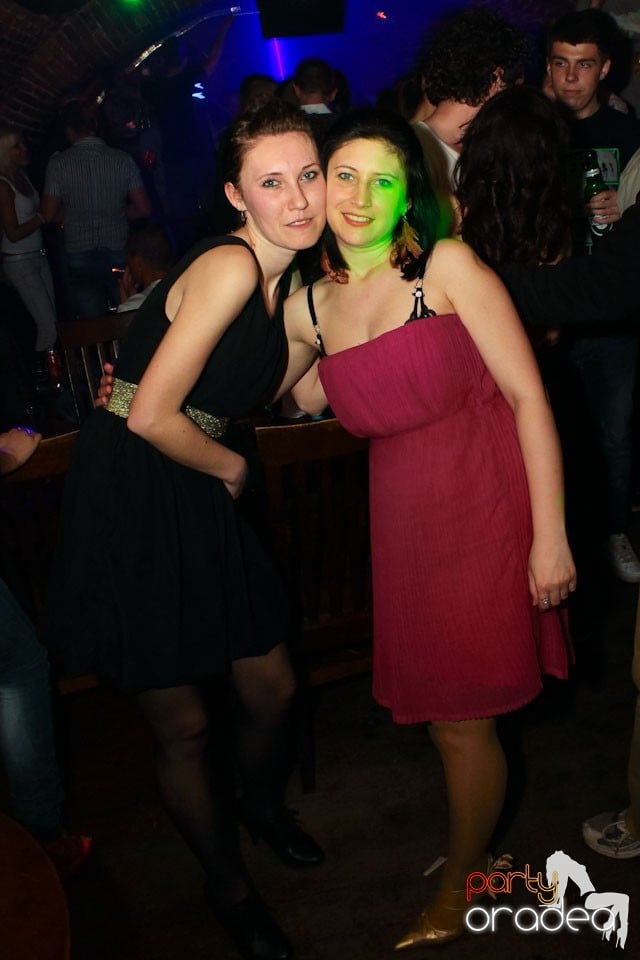 Sâmbătă noaptea în Club Escape,