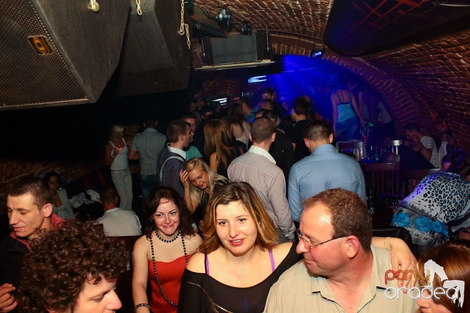 Sâmbătă noaptea în Club Escape, 