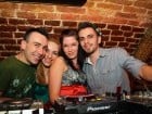 Sâmbătă noaptea în Club Escape