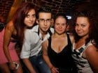 Sâmbătă noaptea în Club Escape