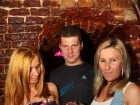 Sâmbătă noaptea în Club Escape