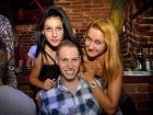 Sâmbătă noaptea în Club Escape