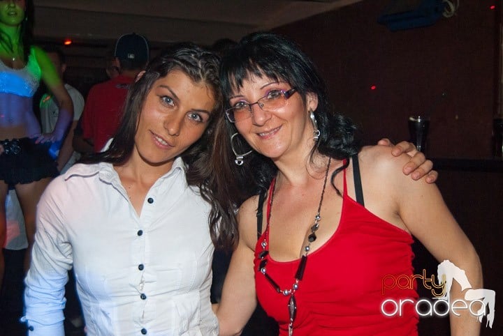 Sâmbătă noaptea în Club Seven, 