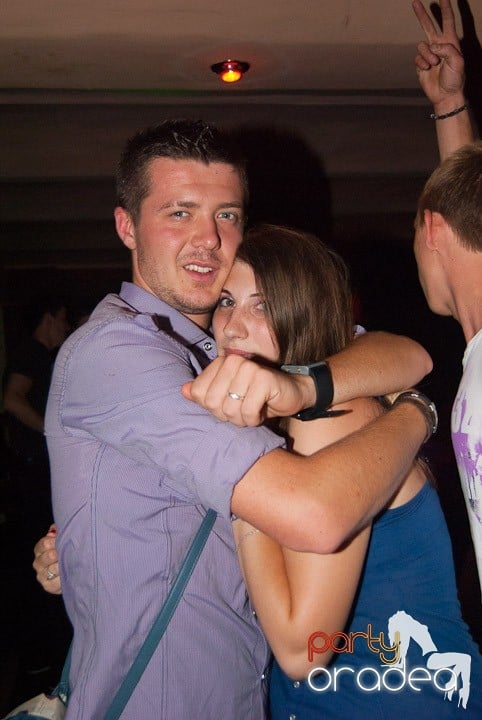 Sâmbătă noaptea în Club Seven, 