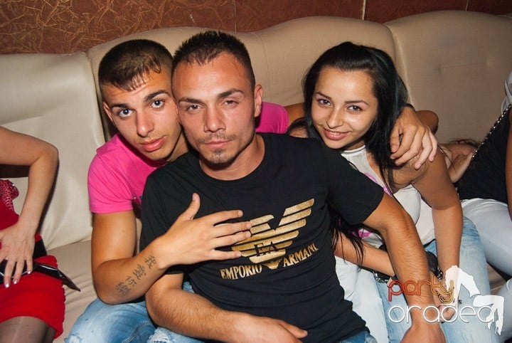 Sâmbătă noaptea în Club Seven, 