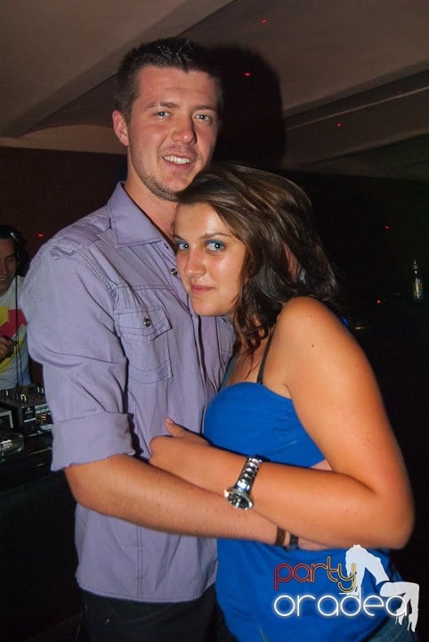 Sâmbătă noaptea în Club Seven, 