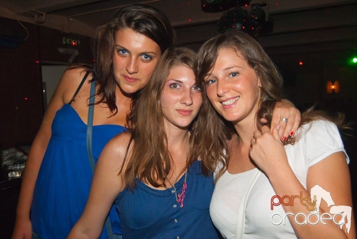 Sâmbătă noaptea în Club Seven, 