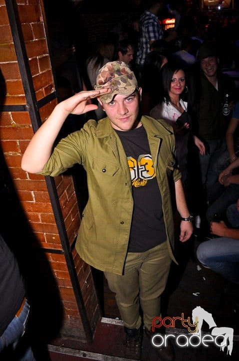 Sâmbătă noaptea în Escape, 