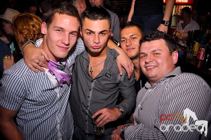 Sâmbătă noaptea în Escape, 