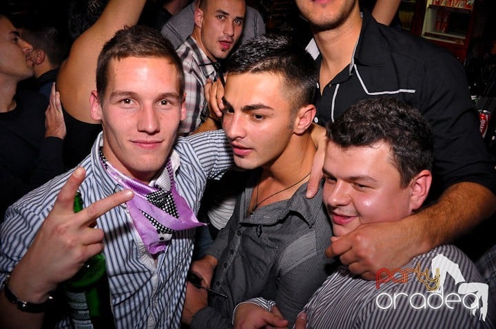 Sâmbătă noaptea în Escape, 