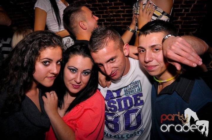 Sâmbătă noaptea în Escape, 