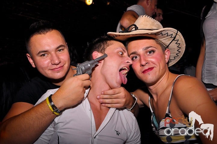 Sâmbătă noaptea în Escape, 