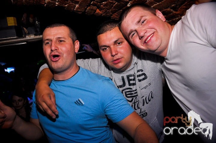 Sâmbătă noaptea în Escape, 