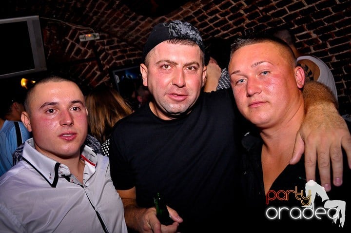 Sâmbătă noaptea în Escape, 