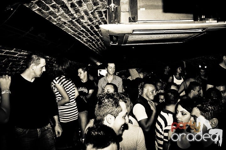 Sâmbătă noaptea în Escape, 