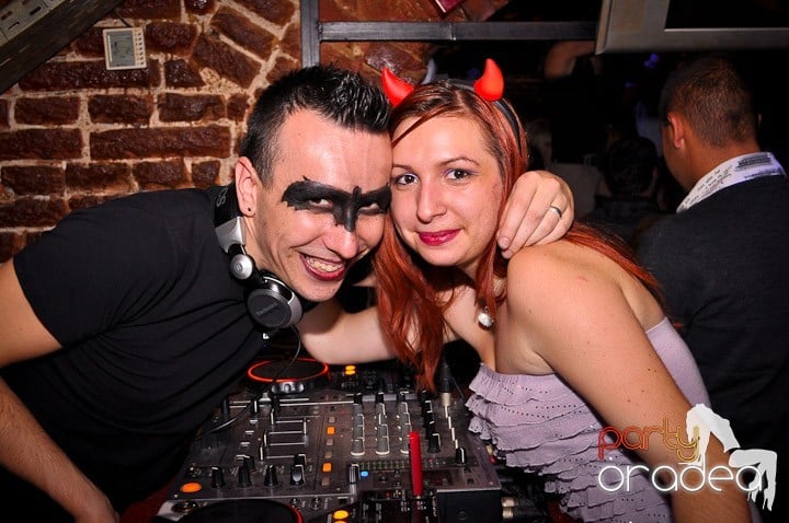 Sâmbătă noaptea în Escape, 