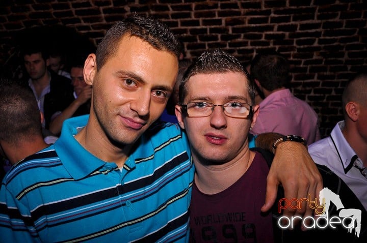 Sâmbătă noaptea în Escape, 