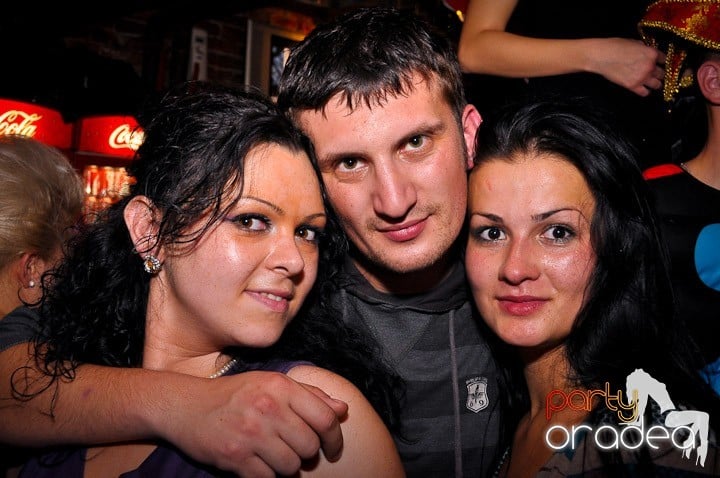 Sâmbătă noaptea în Escape, 