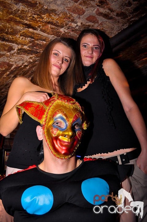 Sâmbătă noaptea în Escape, 