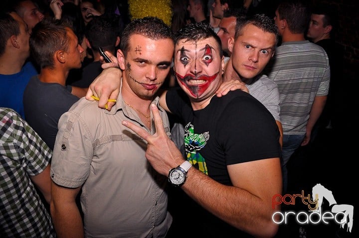 Sâmbătă noaptea în Escape, 