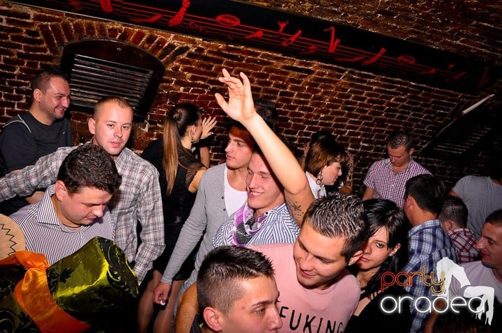 Sâmbătă noaptea în Escape, 