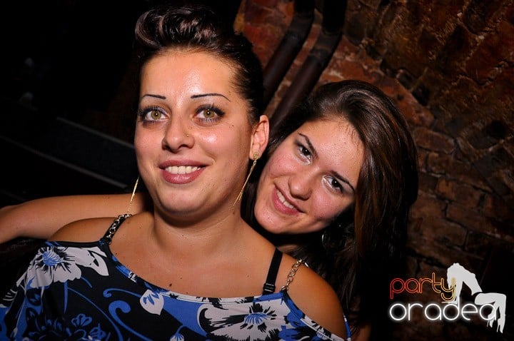 Sâmbătă noaptea în Escape, 