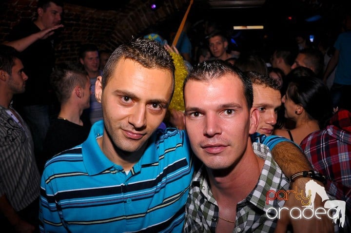 Sâmbătă noaptea în Escape, 